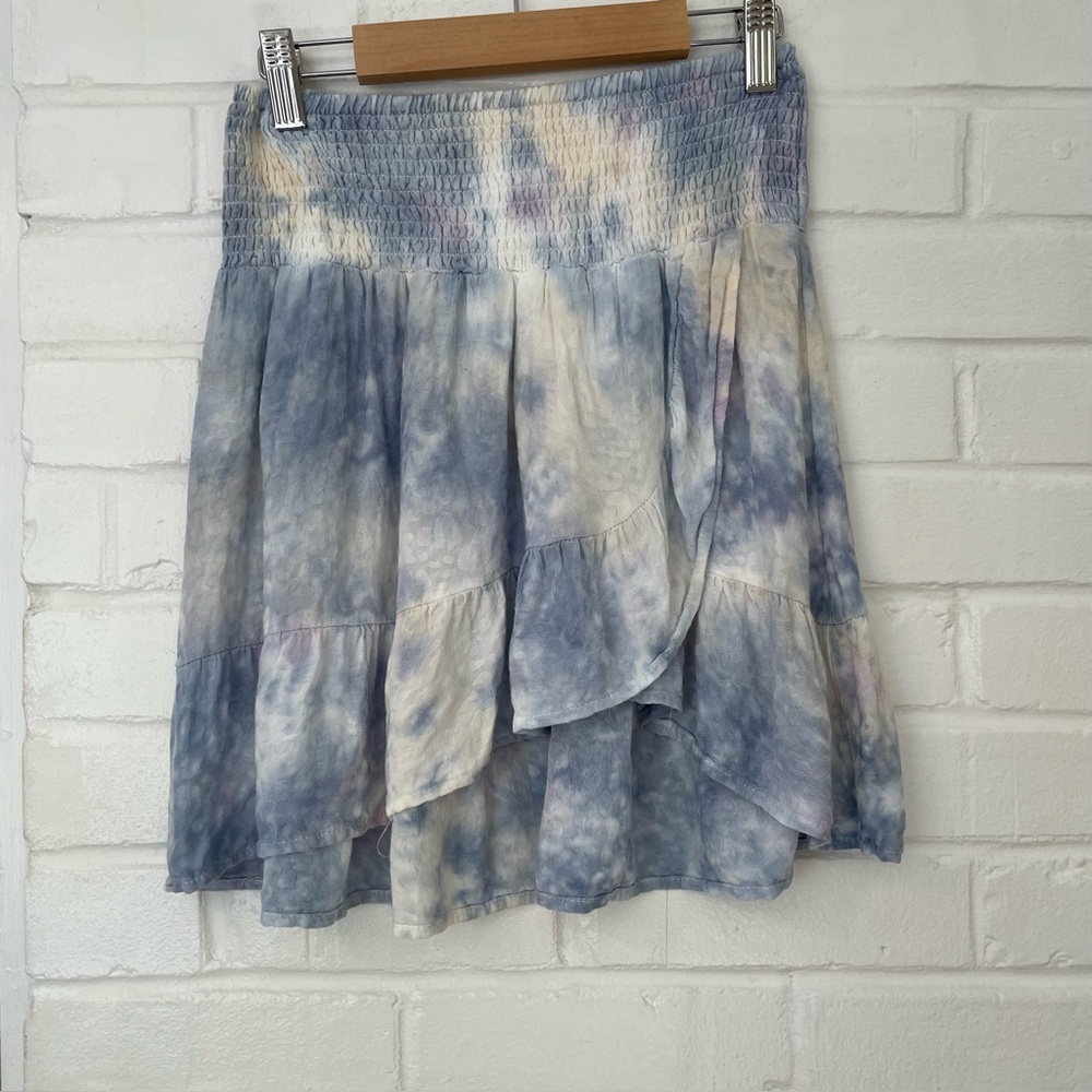 Surf Gypsy Tie-Dye Blue & Cream Mini Skirt NWT Women’s Size Small Ruffles Spring